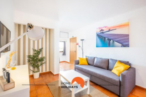 #065 Zulmira Flat by Home Holidays